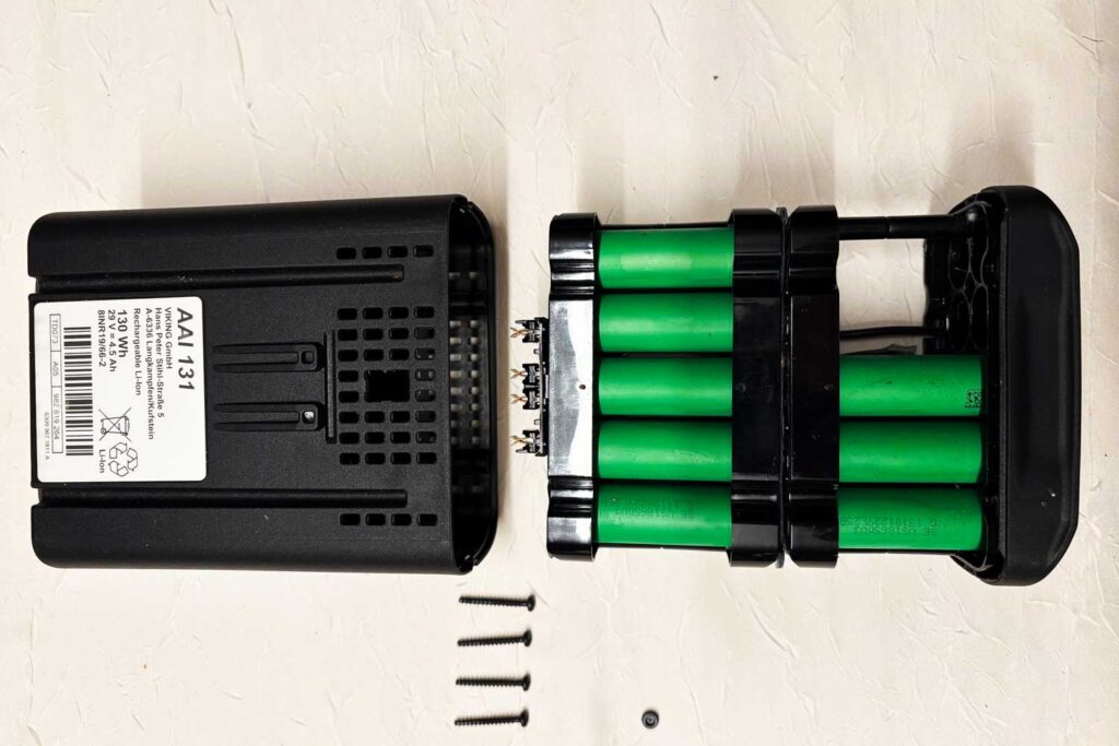 Reconditionnement d'une batterie sur un robot tondeuse viking imow modèle AAI 131